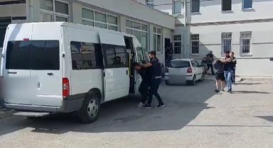 Konya'da uyuşturucu tacirlerine operasyon: 6 kilo eroin, binlerce hap ele geçirildi