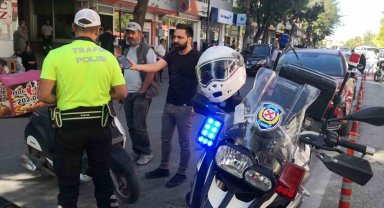 Kurallara uymayan motosiklet sürücüsüne 11 bin TL ceza
