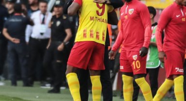 Mame Thiam gollerine devam ediyor