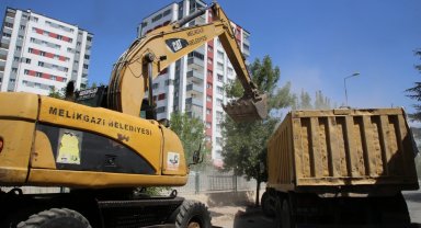 Melikgazi Genelinde Taşkın Suyu Kanallarında Temizlik Yapıldı