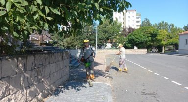 Melikgazi'de mahalleler pırıl pırıl olsun diye tüm ekip sahada çalışıyor