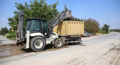 Melikgazi'de şiddetli yağmur sonrasında temizlik çalışmaları yapıldı