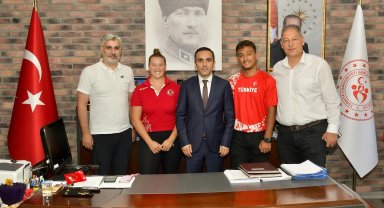 Müdür Ercan başarılı milli sporcularla görüştü