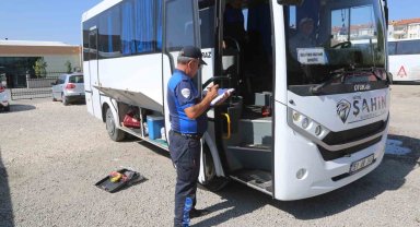 Niğde Belediyesi Zabıta Ekiplerinden Okul Servis Araçlarına Sıkı Denetim