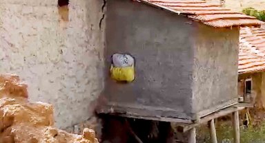 O detay jandarmanın gözünden kaçmadı: 57 yıl hapis cezası bulunan firari yakalandı