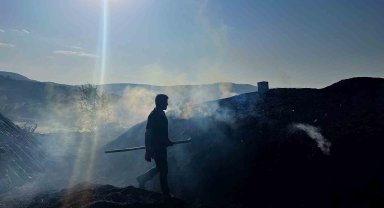Odun öbeklerinin karşısından günlerce süren kömür nöbeti