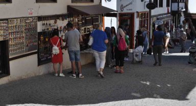 Odunpazarı esnafı turistlerin ilgisinden memnun