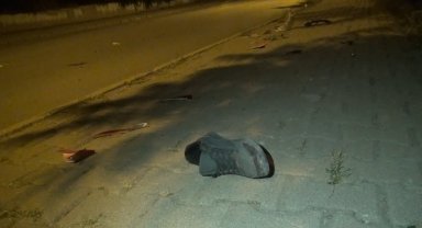 Otomobilin çarptığı motosiklet sürücüsü ağır yaralandı