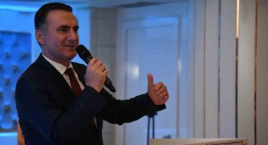 Pursaklar Belediye Başkanı Çetin'den Kaymakam Yıldız'a veda yemeği