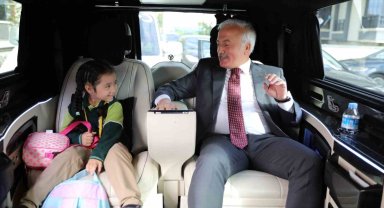 Şehit Uzman Çavuş'un kızını okula Vali götürdü