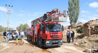 Sel bölgesinde çalışmalar aralıksız sürüyor