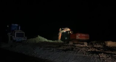 Sel sularına kapılan araçtaki çiftin cansız bedenleri çıkarıldı
