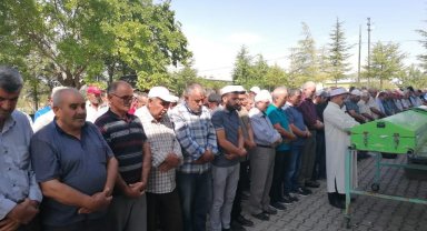 Selde hayatını kaybeden çift son yolculuğuna uğurlandı