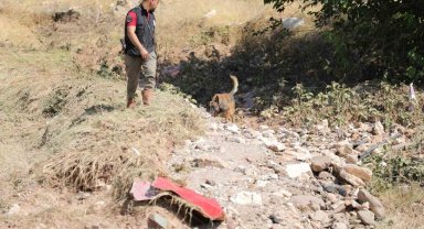 Selde kaybolan Asel bebek özel eğitimli köpekler ile aranıyor