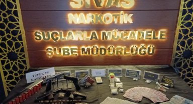 Sivas'ta uyuşturucu operasyonları, binlerce lira ele geçirildi