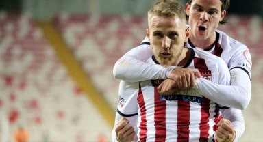Sivasspor'da Samu Saiz gol sayısını 2'ye çıkardı