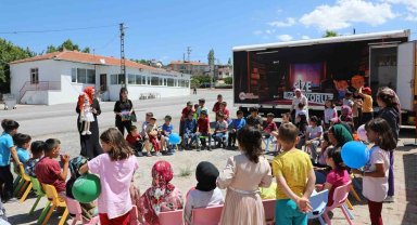 Talas'ın gezici kütüphanesi yola devam ediyor