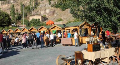 Talas'ta bu pazar 'Antika Pazarı' var