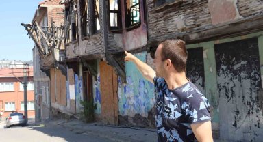 Tarihi evler çöküyor, mahalle halkı hayatından endişe ediyor