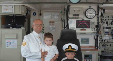 TCG Burgazada ve TCG Osmangazi gemileri İzmir'de ziyarete açıldı