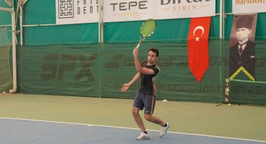 Tenis turnuvasında yarı final heyecanı