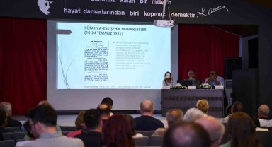 Tepebaşı'nda Cumhuriyet ve Eskişehir konferansı