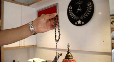 Tespih ustası doğadan gelen şifayı tespih ve takıya sıkıştırdı