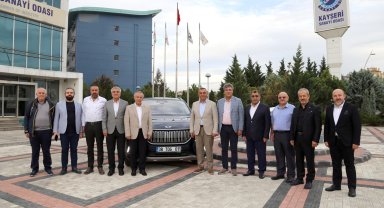 Türkiye'nin ilk yerli otomobili Togg, KAYSO'ya teslim edildi