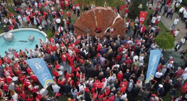 100. Yıl Cumhuriyet Anıtı 100'üncü yıla çok yakıştı