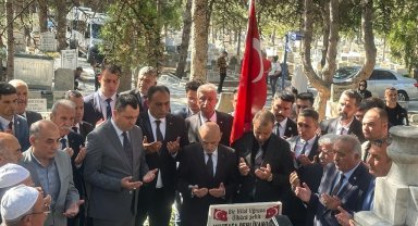 12 Eylül Darbesi'nde idam edilen Mustafa Pehlivanoğlu, ölüm yıl dönümünde mezarı başında anıldı