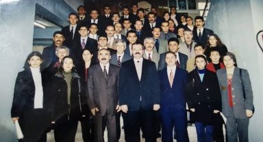 1998 yılı mezunları çeyrek asır sonra buluştu