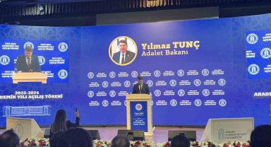Adalet Bakanı Tunç: "Türkiye olarak her meselede çözümden, aklıselimden yanayız, savaştan değil barıştan yanayız"