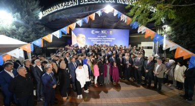 AK Parti Kahramankazan İlçe Teşkilatı'nda yeni üyelere rozet takıldı