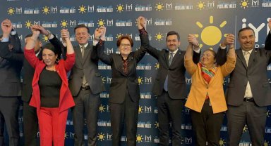 Akşener: "An itibariyle yalnız başımıza seçime gireceğiz"