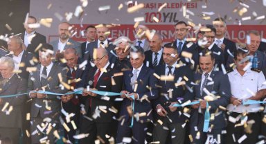 Ankara'nın başkent oluşunun 100. yılında, 100. Yıl Buz Pateni ve Tırmanma Salonu hizmete açıldı