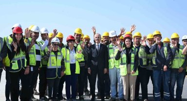 Bakan Uraloğlu: "İki etaplı olarak gerçekleştirilecek proje çerçevesinde Ankara Esenboğa Havalimanımız 3. pistine kavuşacak"