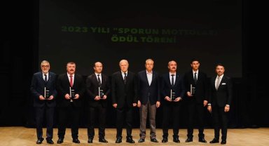 Başkan Bozkurt'a Yılın Spor Dostu ödülü