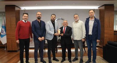 Başkan Büyükkılıç'a KAYMOS'tan "teşekkür" plaketi