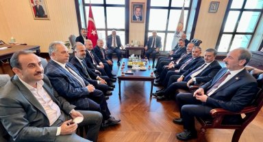 Başkan Büyükkılıç'tan AK Parti Genel Başkan Vekilleri Elitaş ve Ala ile Yerel Yönetimler Başkanı Yılmaz'a ziyaret