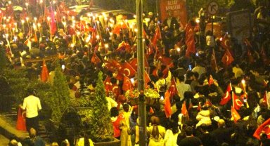 Çankırı'da 100. yıl fener alayında binlerce vatandaş sokaklara akın etti