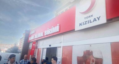 Cumhuriyet'in 100. yılında engellilerden kan bağışı