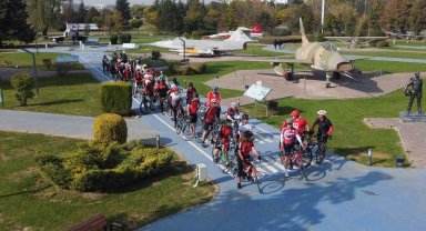 Cumhuriyet'in 100'üncü yılı için 100 kilometre pedal çevirdiler