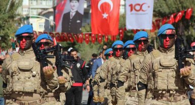 Cumhuriyet'in kuruluşunun 100'üncü yılı Karaman'da kutlandı