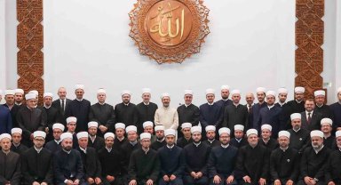 Diyanet İşleri Başkanı Erbaş: "Kur'an-ı Kerim'e ve Resulünün sünnetine sarılarak yürümeye devam ediyoruz"