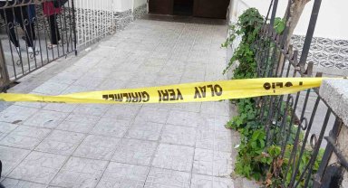 Eşini eşarpla boğup öldürdükten sonra defalarca bıçakladı