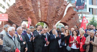 Eskişehir'de '100. Yıl Cumhuriyet Anıtı' törenle açıldı