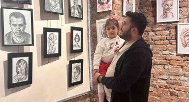 Eskişehir'de açılan kişisel resim sergisi ilgi gördü