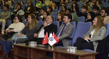 ESOGÜ'de Cumhuriyet Sohbetlerinin ilki gerçekleştirildi