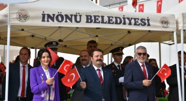 İnönü'de Cumhuriyetin 100.'ncü yılı coşkuyla kutlandı