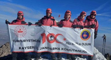 JAK, Erciyes'in zirvesine tırmandı